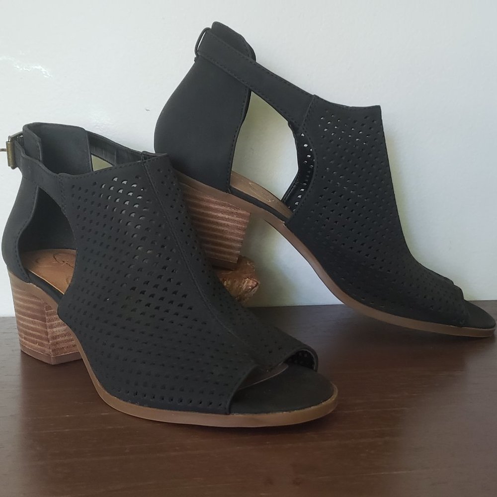Jessica Simpson Barri Sandal